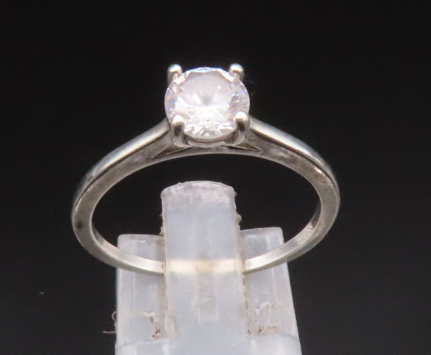 925 Sterling Silver  Vintage Minimalist Cubic Zirconia Ring Sz 8.5  RG25080
