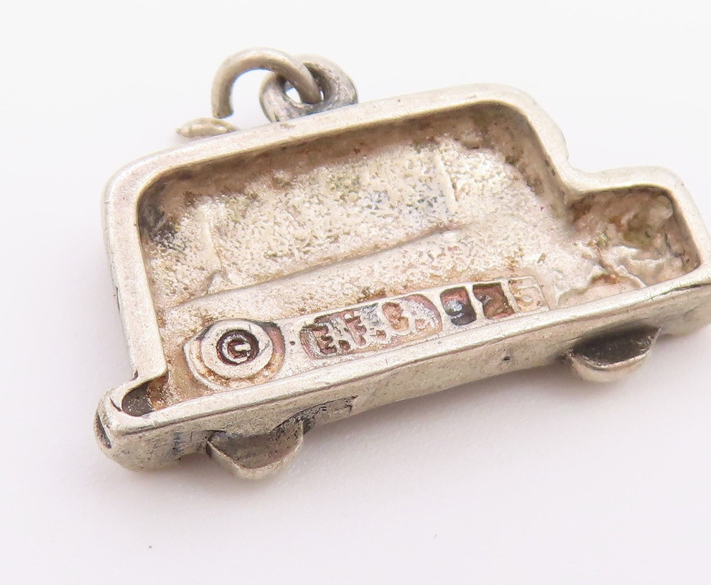 925 Sterling Silver  Vintage Happy Students On School Bus Pendant  PT19739