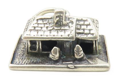 925 Sterling Silver  Vintage Petite Dark Tone House & Lawn Pendant  PT8731