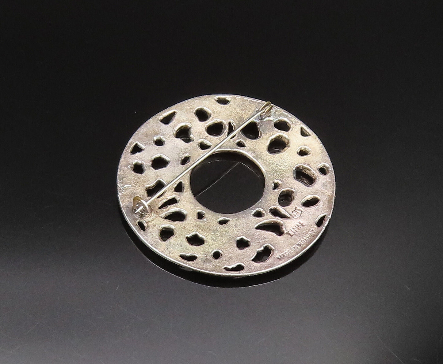 TINN NORWAY 925 Silver  Vintage Round Openwork Leaf Swirl Brooch Pin  BP9801