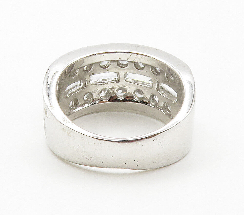 925 Sterling Silver  Sparkling Cubic Zirconia Smooth Band Ring Sz 8  RG15387