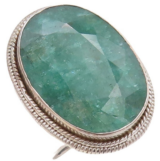 925 Sterling Silver Vintage Ring Antique Oval Cut Green Jade  Sz 7.5  RG30525