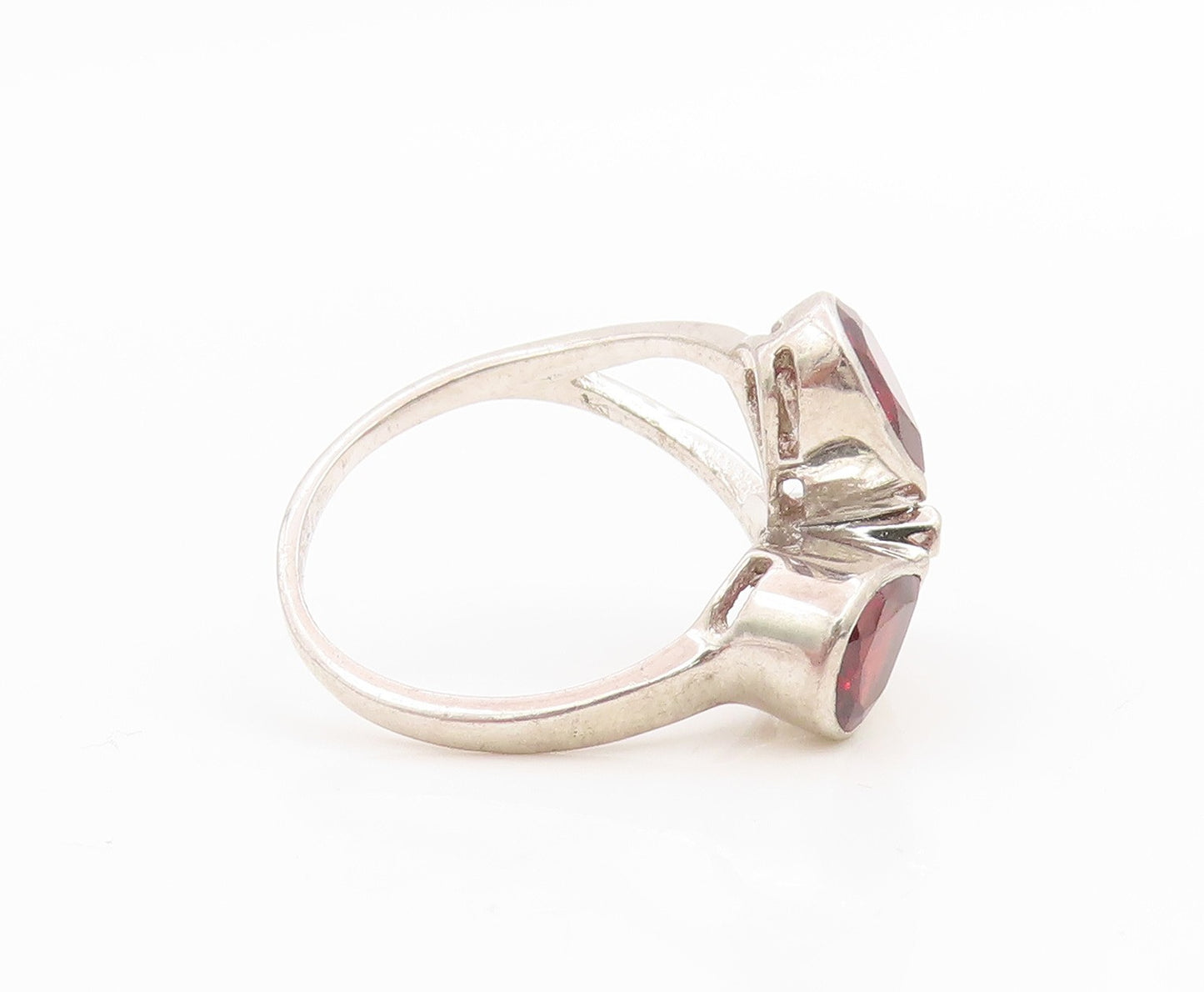 925 Sterling Silver Vintage Ring Three Stone Garnet Floral Petal  Sz 7  RG36176
