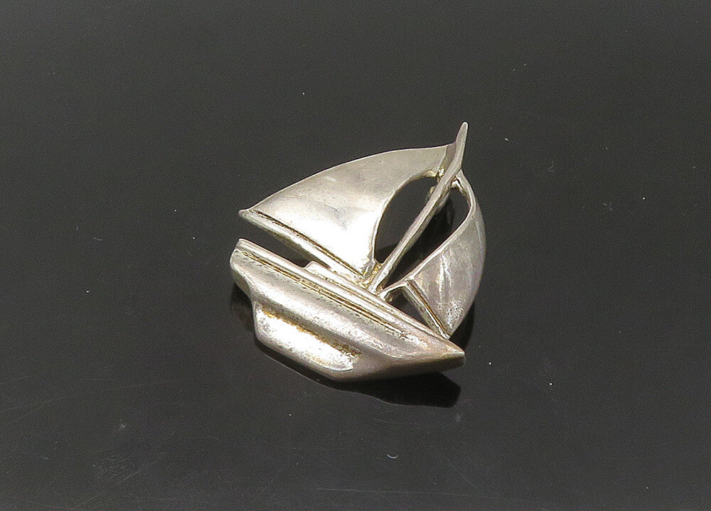 925 Sterling Silver  Vintage Shiny Smooth Sail Boat Motif Pendant  PT18331