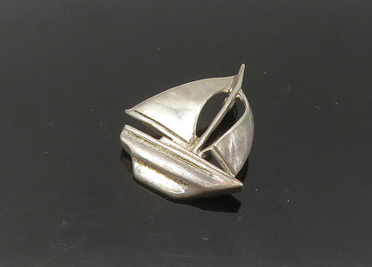 925 Sterling Silver  Vintage Shiny Smooth Sail Boat Motif Pendant  PT18331