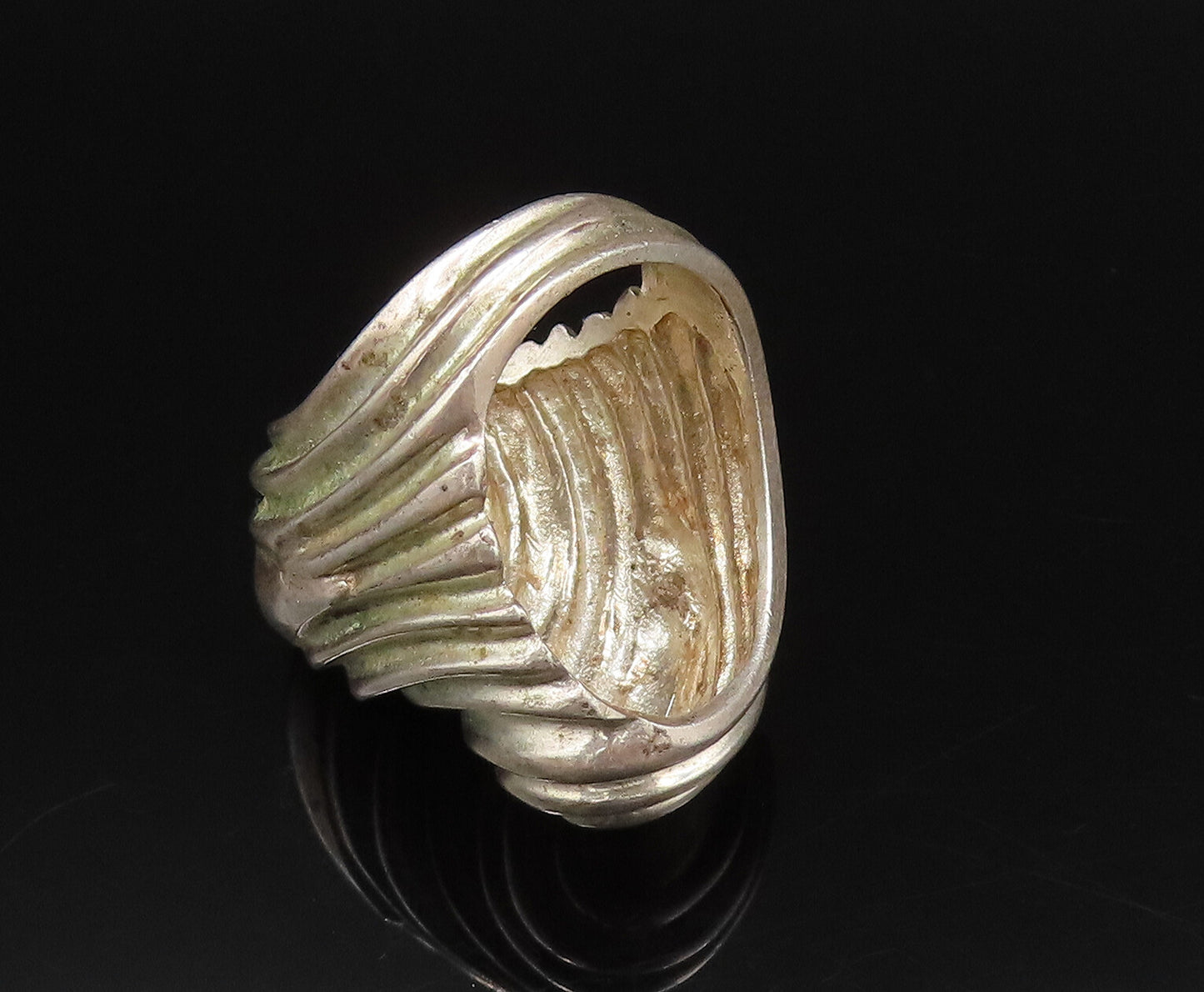 925 Sterling Silver  Vintage Ribbed Dome Bypass Statement Ring Sz 7  RG25827