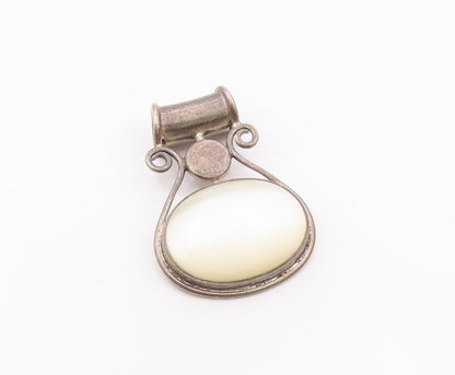925 Sterling Silver  Vintage Mother Of Pearl Dark Tone Swirl Pendant  PT7825