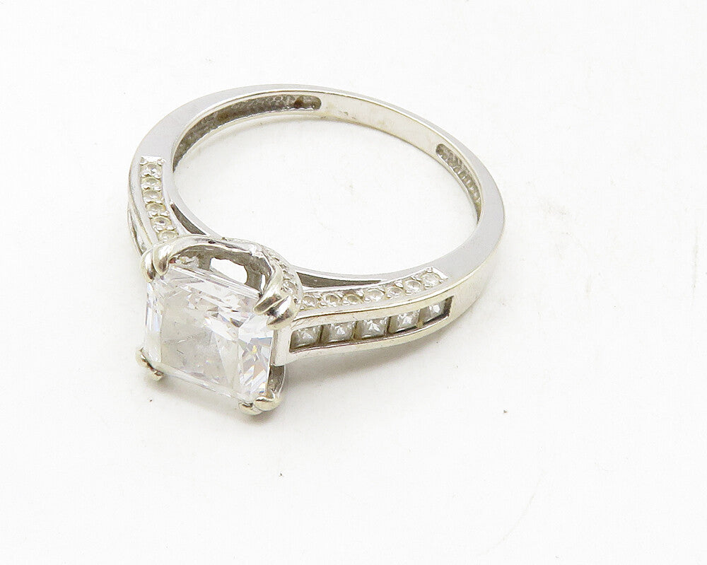 925 Sterling Silver  Cubic Zirconia Solitaire With Accents Ring Sz 11  RG9939
