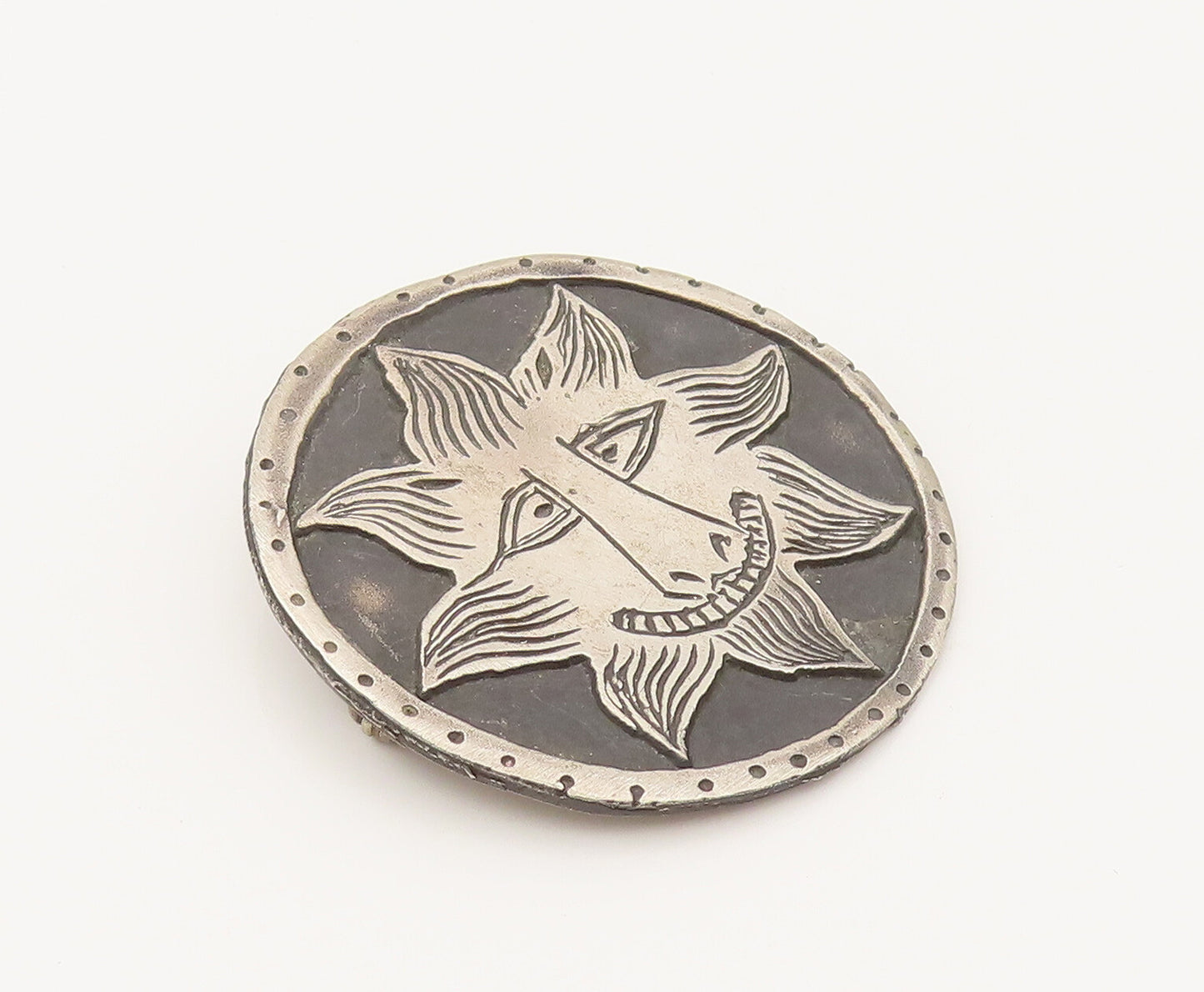 MMA 925 Sterling Silver Vintage Carved Joker Sun Face Round Brooch Pin BP10274