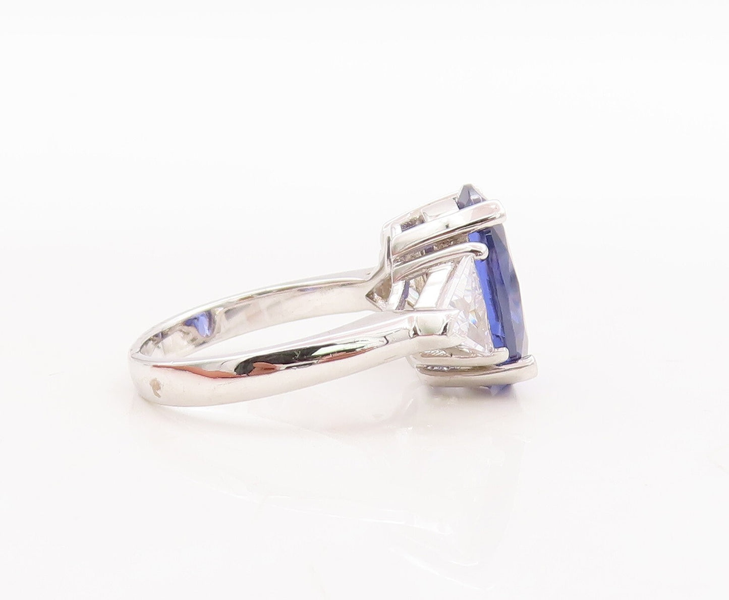925 Sterling Silver Vintage Ring Oval Sapphire & Triangle CZ  Sz 7.5  RG29809