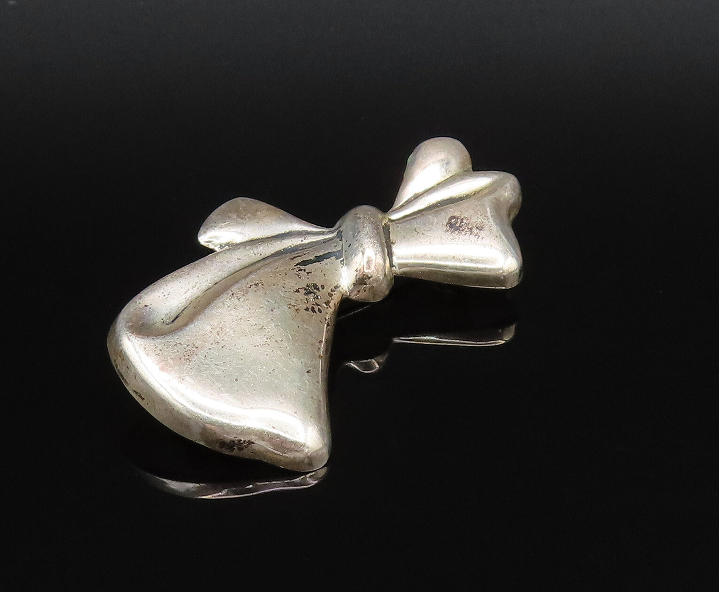 925 Sterling Silver  Vintage Asymmetric Ribbon Bow Tie Brooch Pin  BP9948