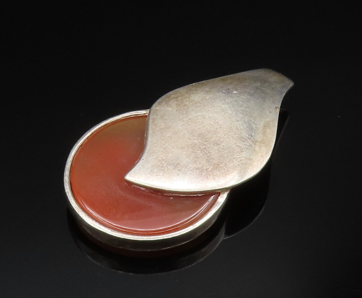 ISRAEL 925 Silver   Vintage Inlaid Carnelian Smooth Leaf Drop Pendant  PT20582