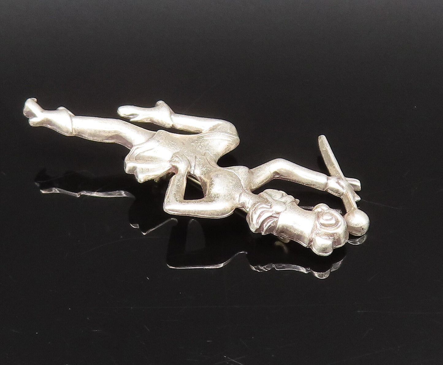 925 Sterling Silver  Vintage Carved Dutch Dancer Motif Brooch Pin  BP10058