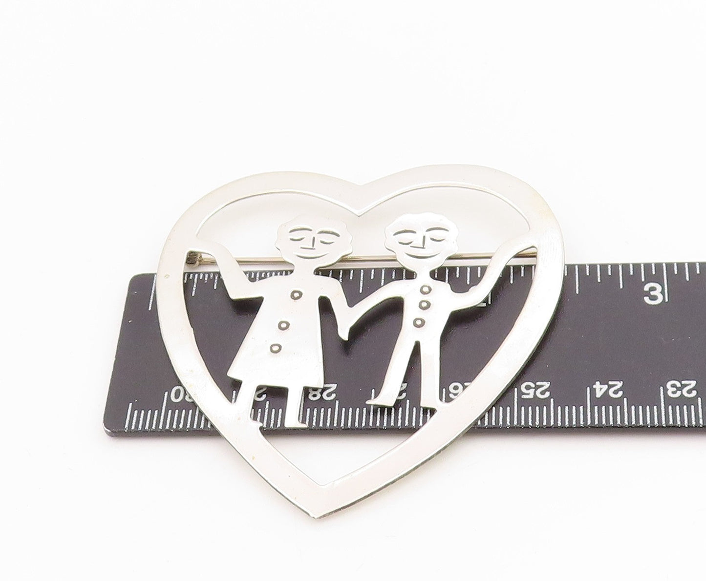 925 Sterling Silver Vintage Brooch Happy Couple Holding Hands Love Pin  BP11989