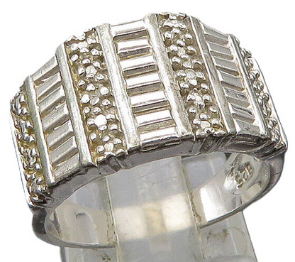 925 Sterling Silver  Vintage Shiny Pattern Tapered Band Ring Sz 7  RG22117