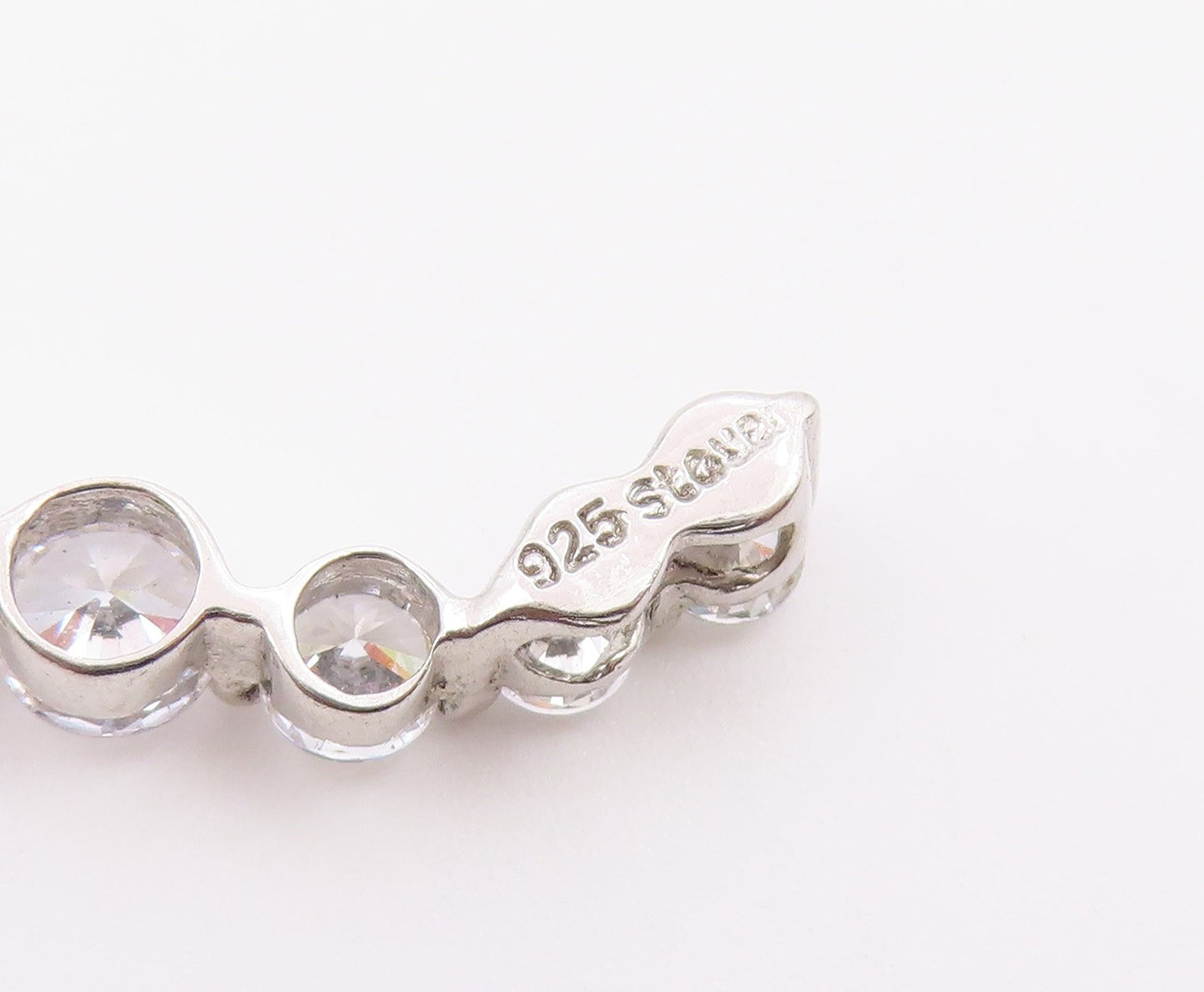 925 Sterling Silver  Vintage Shiny Cubic Zirconia Graduated Pendant  PT16681