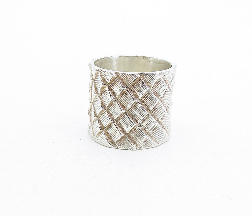 925 Sterling Silver  Vintage Shiny Fish Scale Design Band Ring Sz 7  RG5239