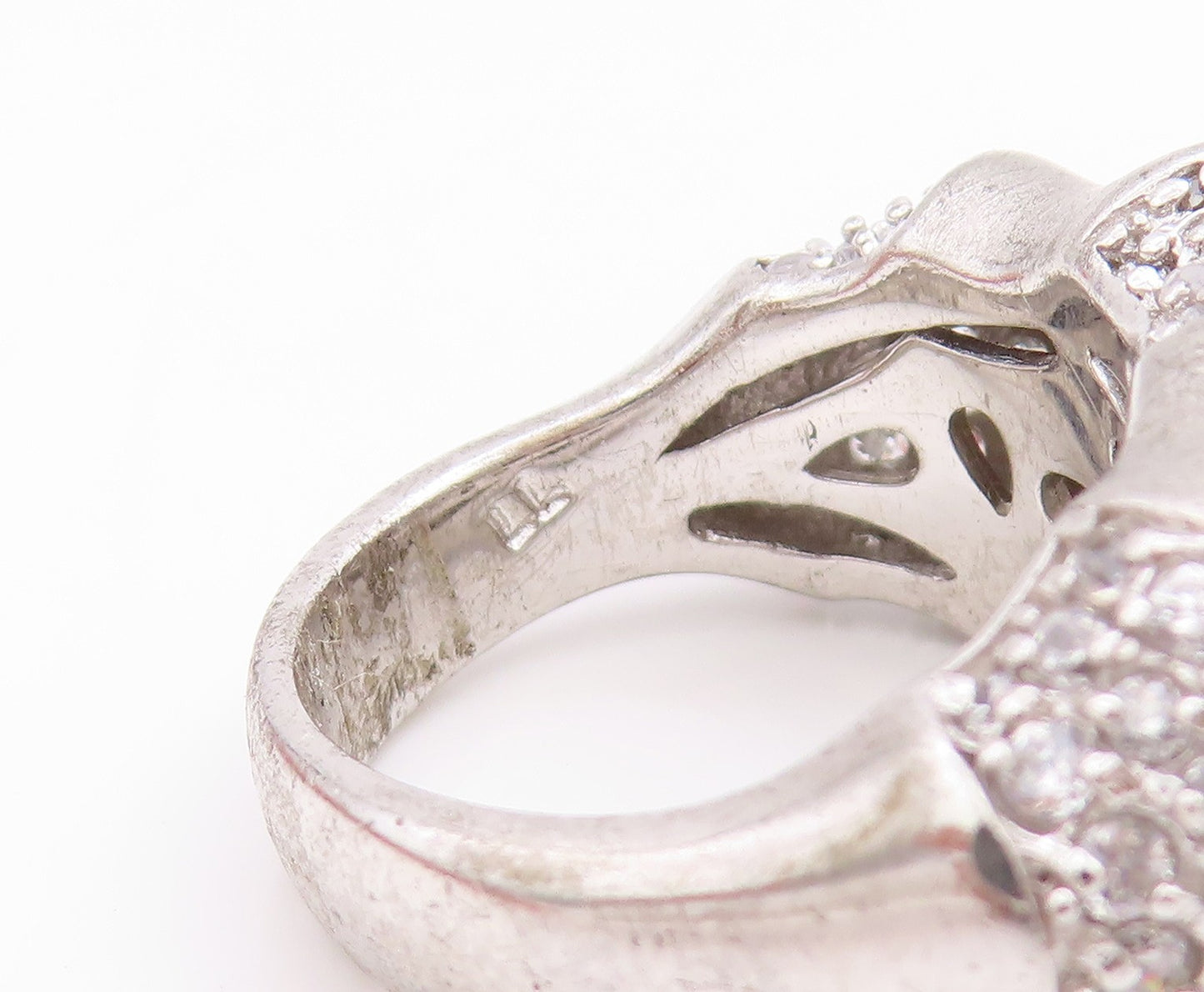 925 Sterling Silver Vintage Ring Sparkling CZ Encrusted Band  Sz 7.5  RG33538