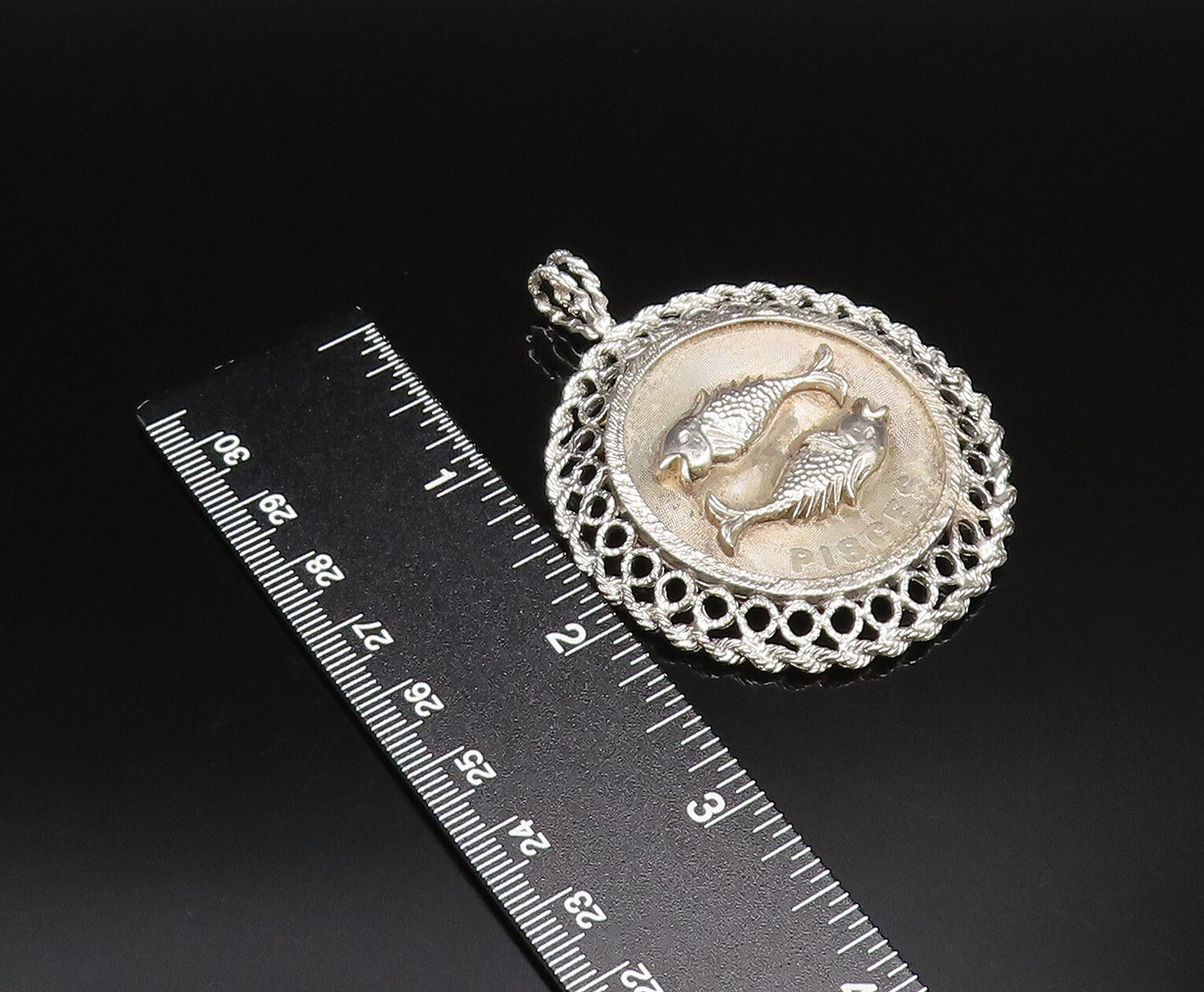 925 Sterling Silver  Vintage Openwork Pisces Fish Astrology Pendant  PT21852