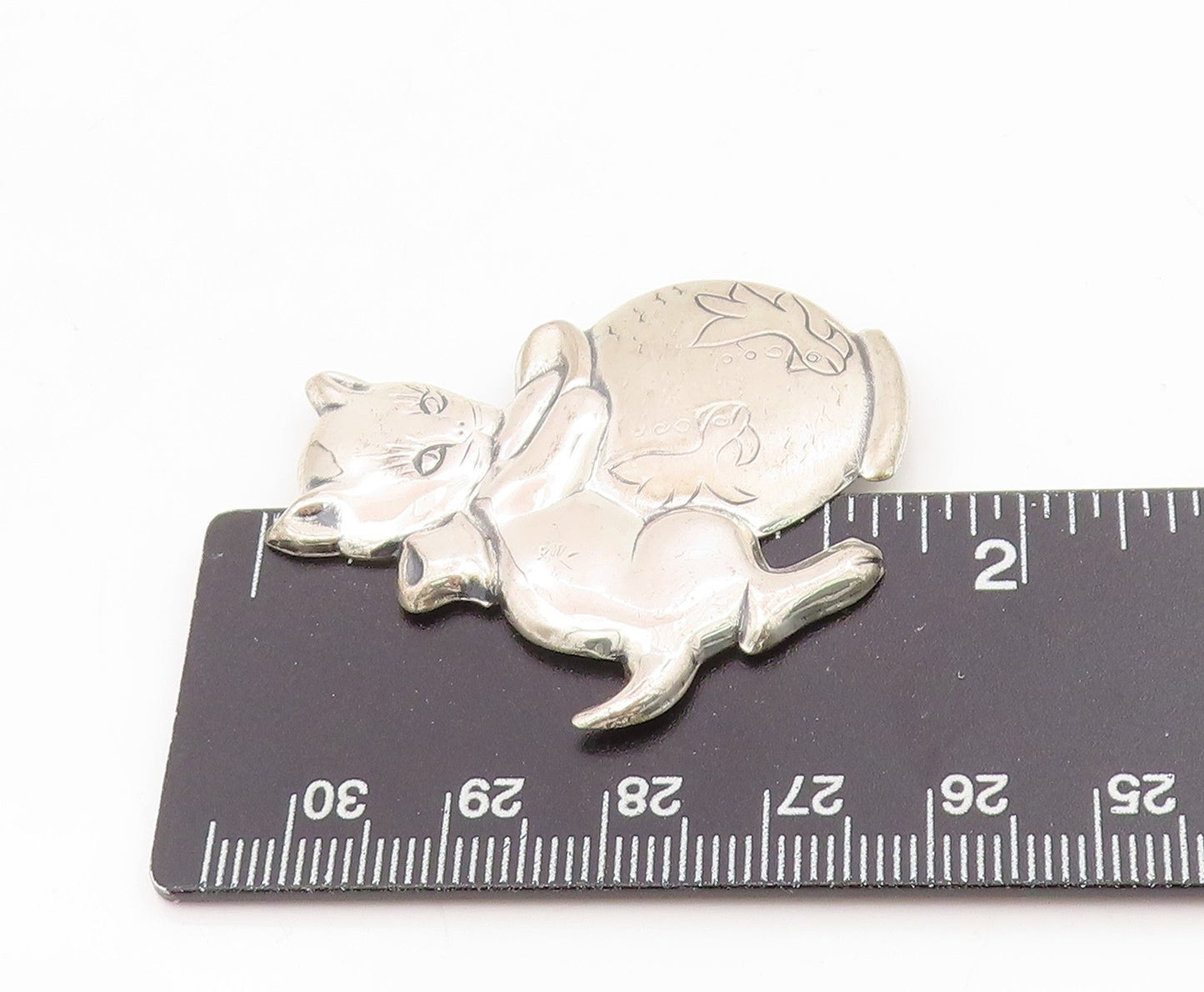 925 Sterling Silver Vintage Brooch Etched Kitten Hugging Fishbowl Pin  BP12111
