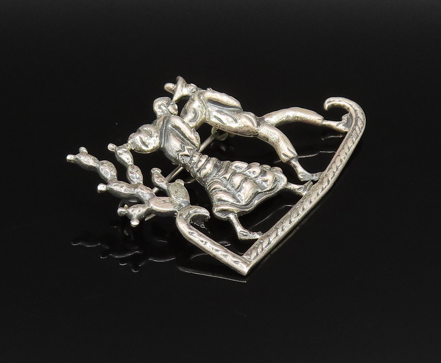 MEXICO 925 Silver  Vintage Men Carrying Bindle Across Desert Brooch Pin BP9749