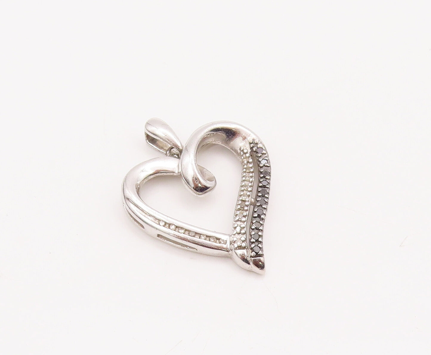 925 Sterling Silver Vintage Pendant Swirled Cutout Diamonds Inlay Heart  PT23094