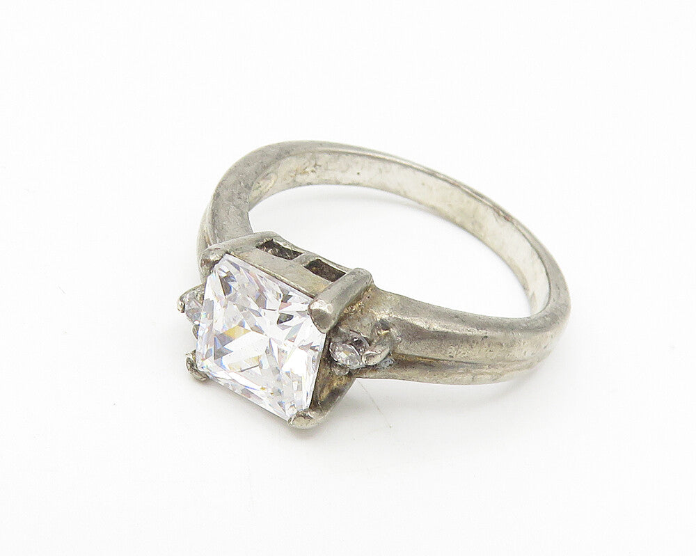 925 Silver  Vintage Cubic Zirconia Solitaire With Accents Ring Sz 7.5  RG11055