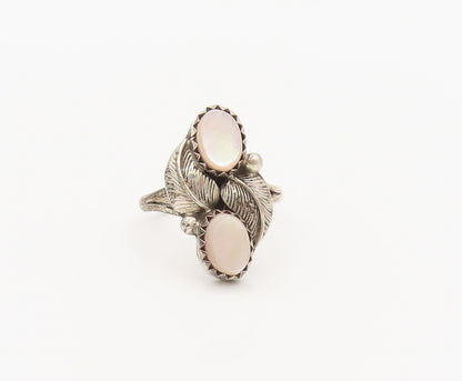NAVAJO 925 Silver  Vintage Carved Leaf Mother of Pearls Ring Sz 4.5  RG27346