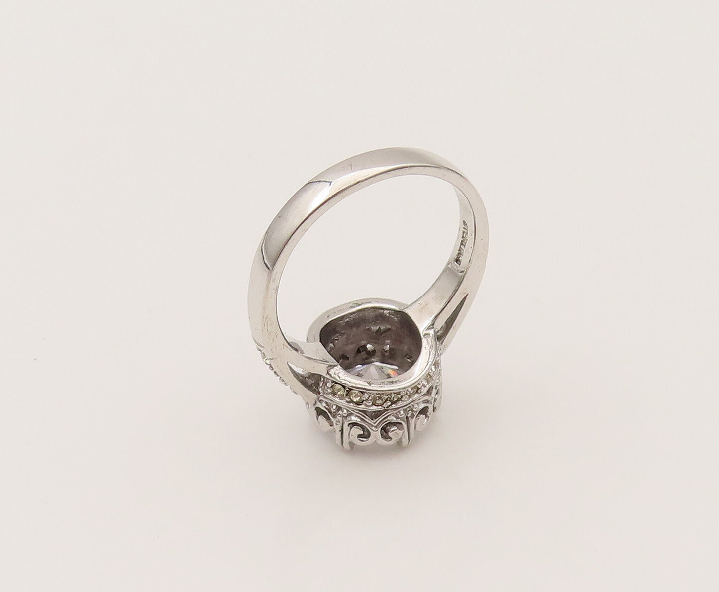 925 Silver  Vintage Dancing Cubic Zirconia Scrollwork Halo Ring Sz 7.5 RG26492