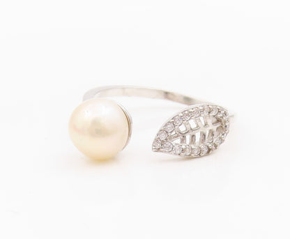 925 Sterling Silver Vintage Ring Elegant Pearl & CZ Floral Leaf  Sz 9  RG34244