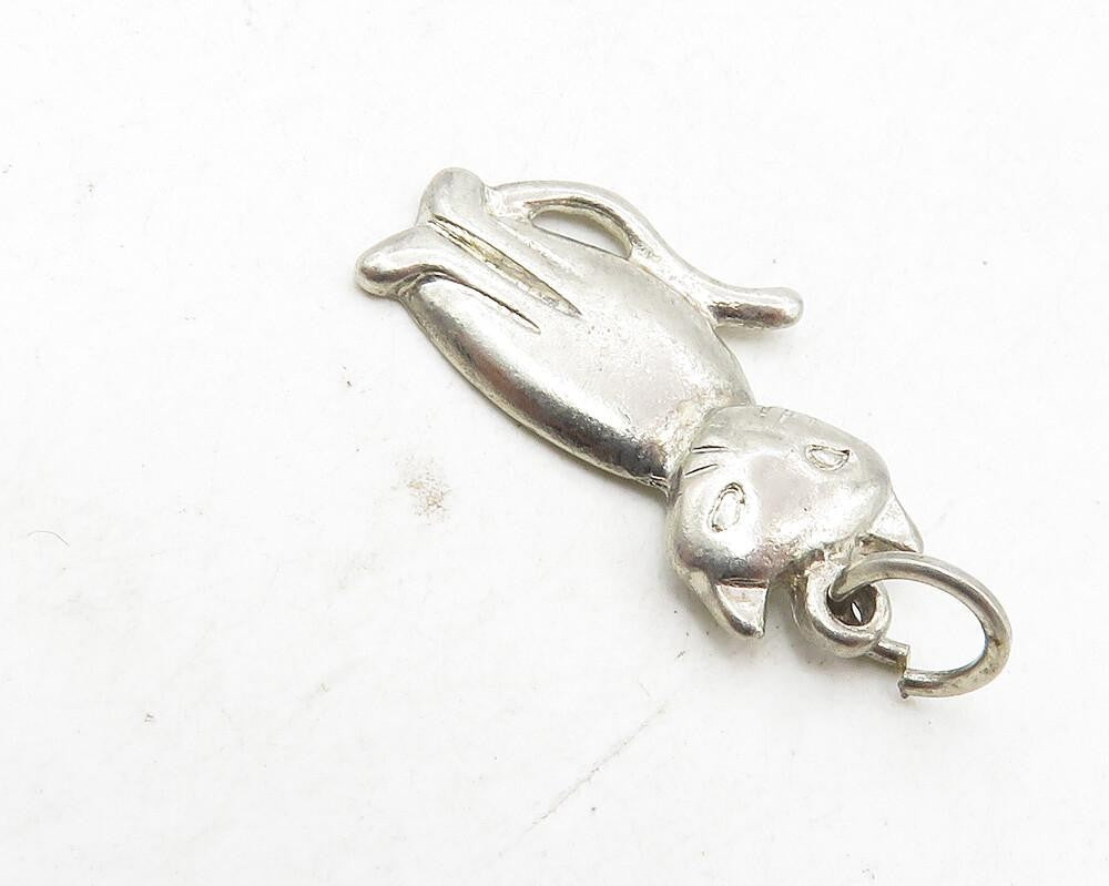 925 Sterling Silver  Vintage Petite Smooth Sitting Cat Motif Pendant  PT7274