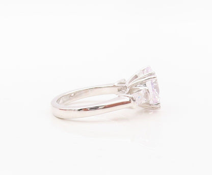 925 Sterling Silver Vintage Ring Round & Rectangle Cut Topaz  Sz 6  RG30227