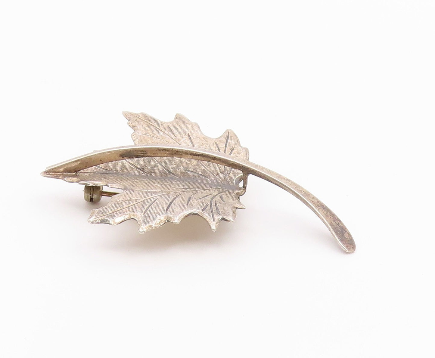 BEAU 925 Sterling Silver  Vintage Etched Single Floral Leaf Brooch Pin  BP7410