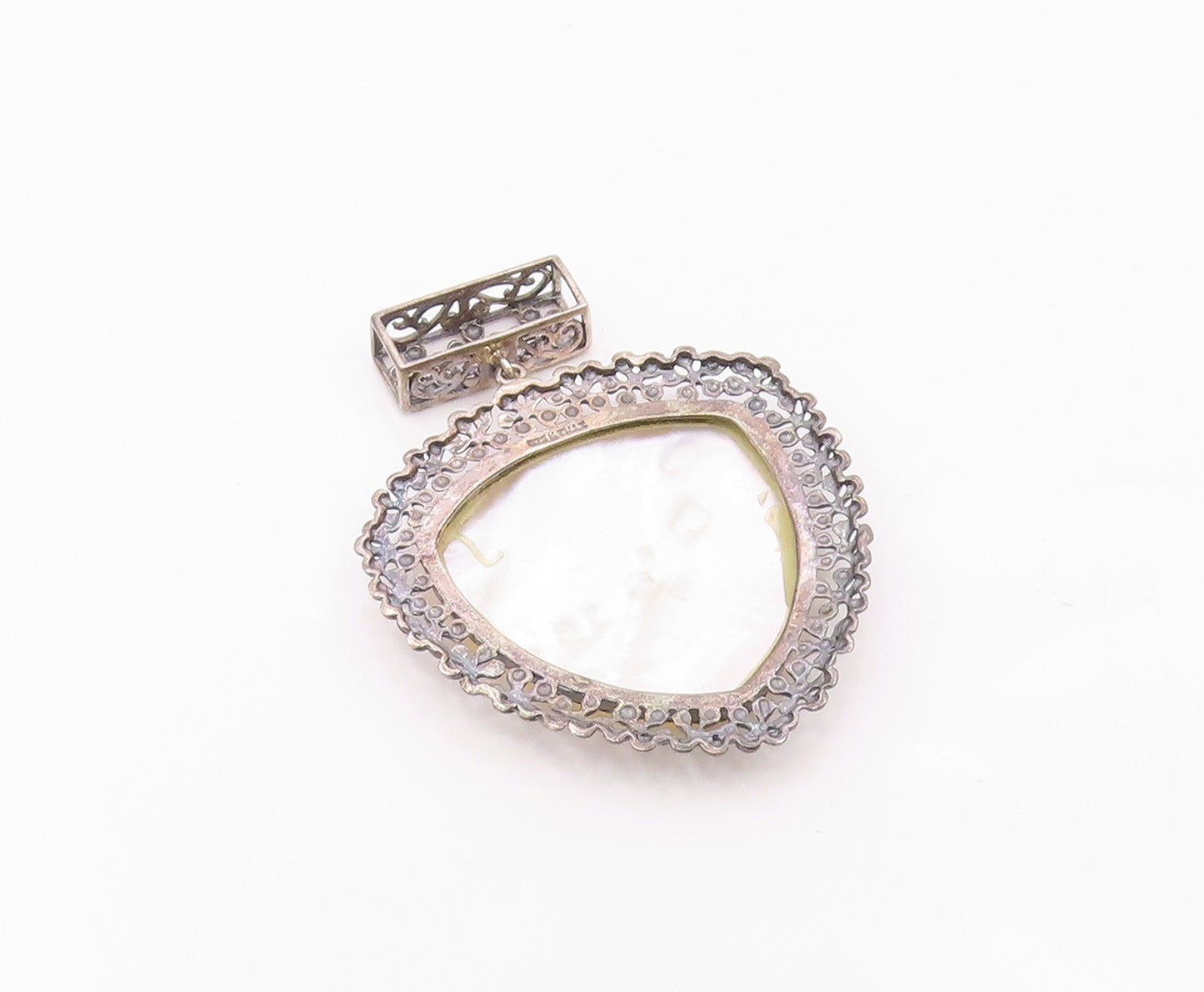 925 Sterling Silver  Vintage Mother Of Pearl Floral Border Pendant  PT7831