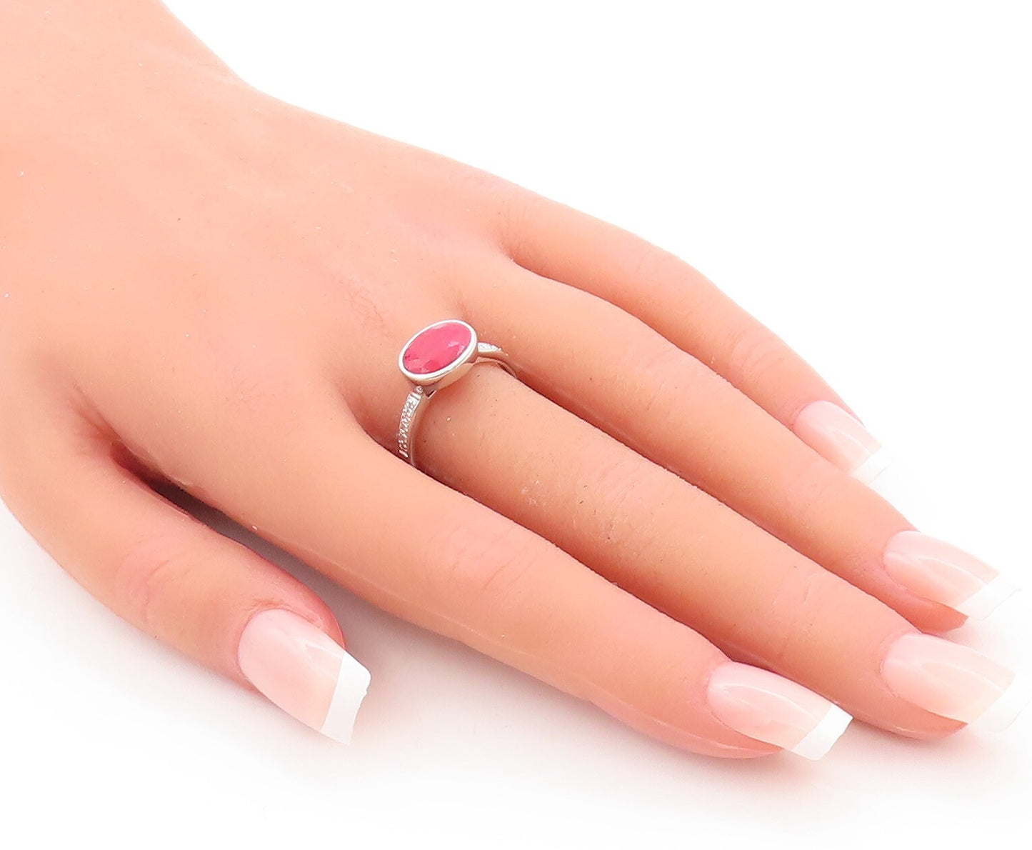 925 Sterling Silver Vintage Ring Oval Cut Red Gemstone Inlay  Sz 8  RG29492