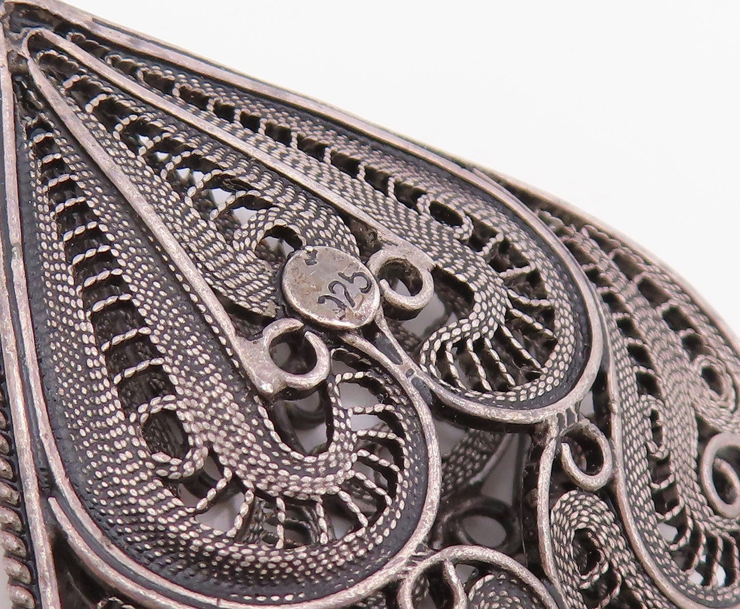925 Sterling Silver   Vintage Filigree Swirl Love Heart Pendant  PT20550