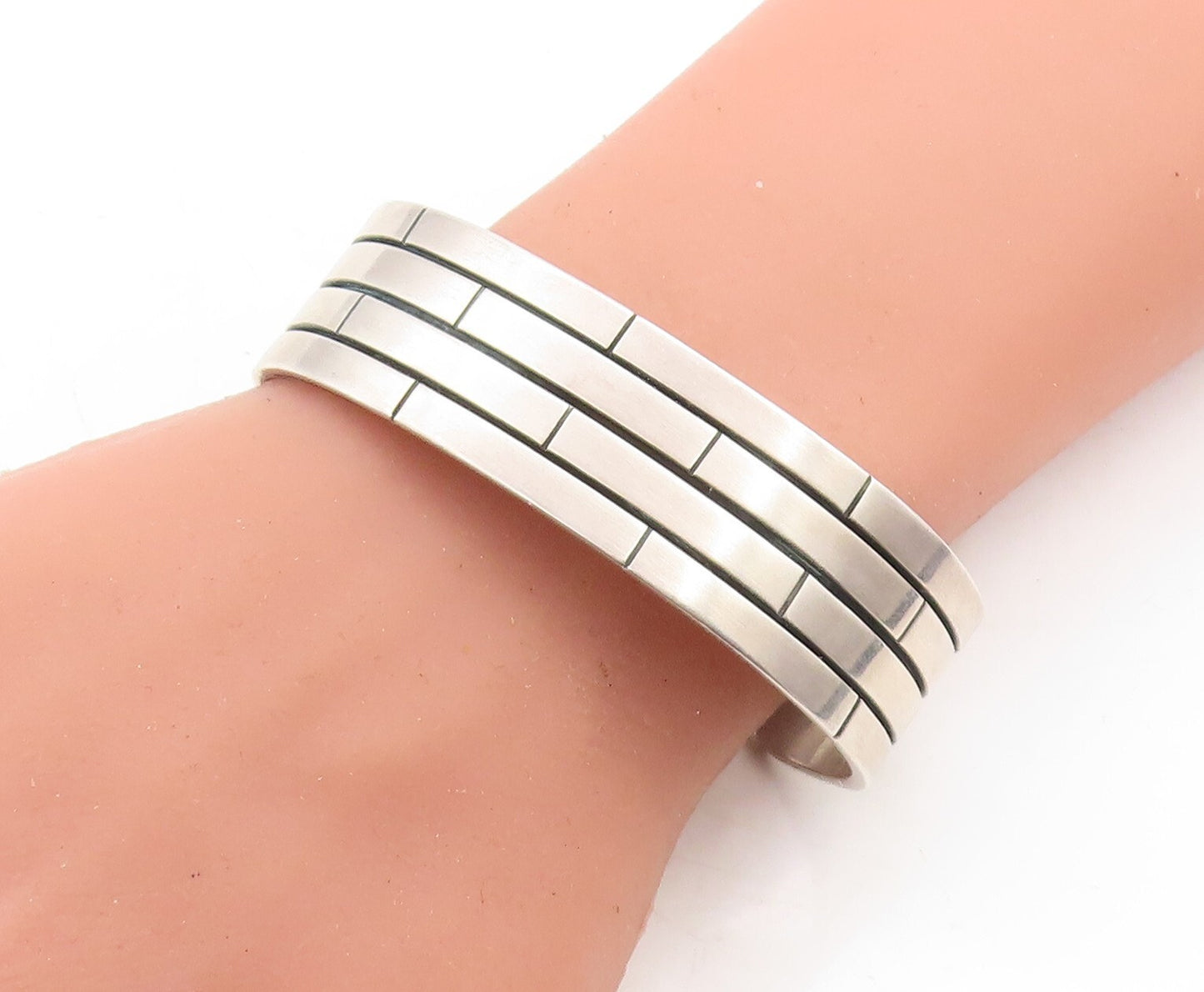 925 Sterling Silver  Vintage Shiny Brick Layer Design Cuff Bracelet  BT1761