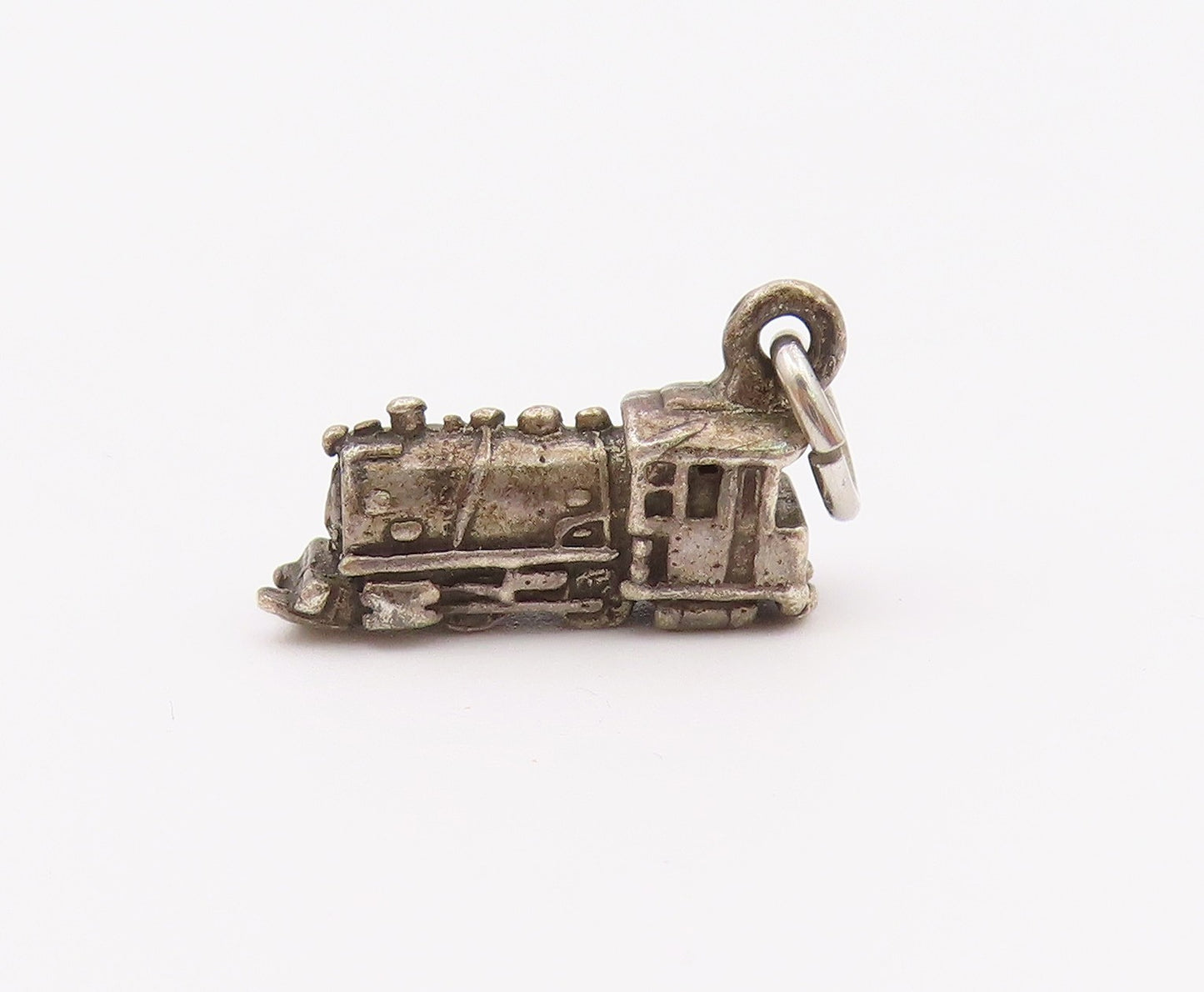 925 Sterling Silver  Vintage Petite Shiny Steam Train Pendant  PT18171