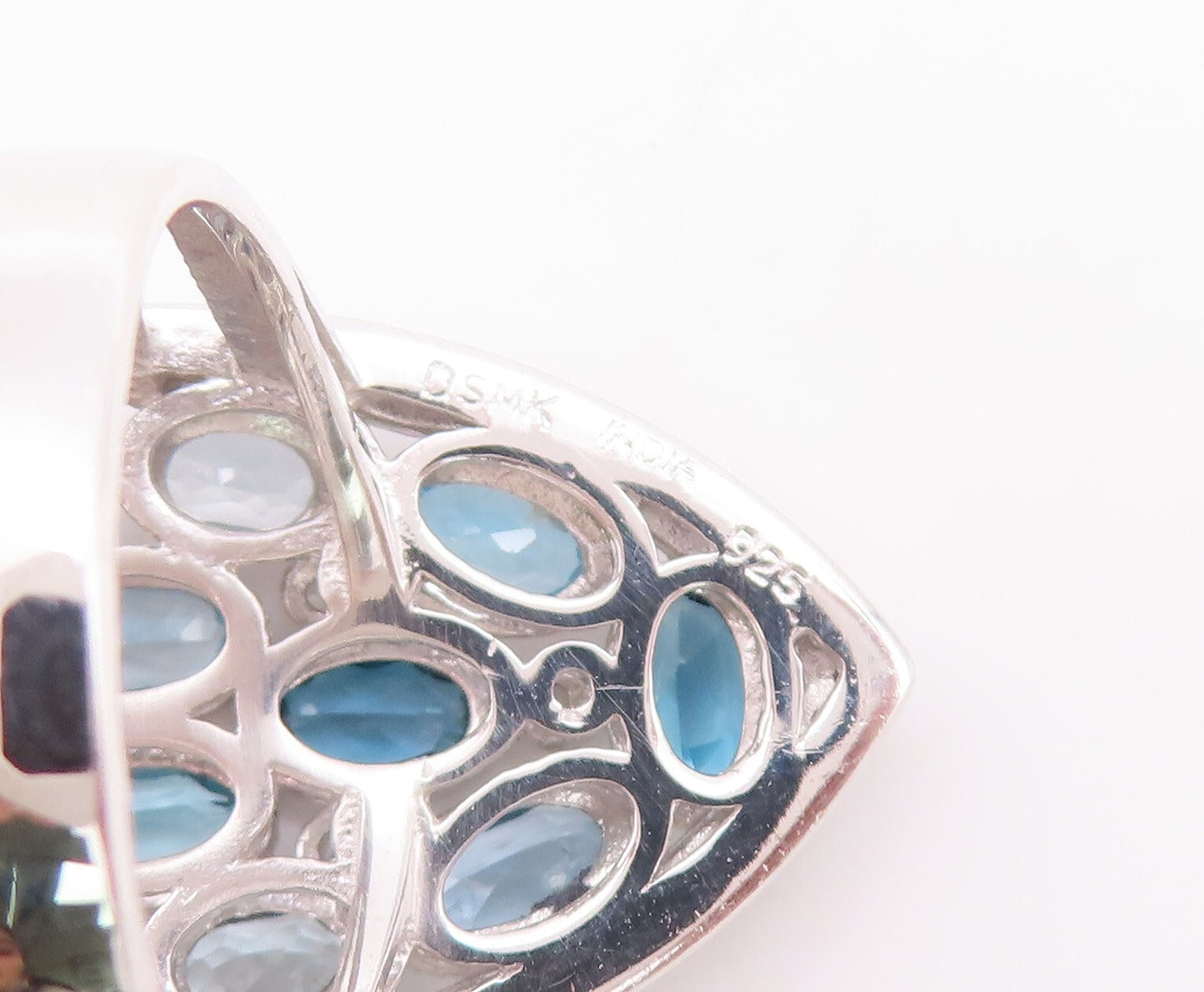 925 Sterling Silver Vintage Ring Oval Shades Of Blue & White Topaz  Sz 7 RG29401