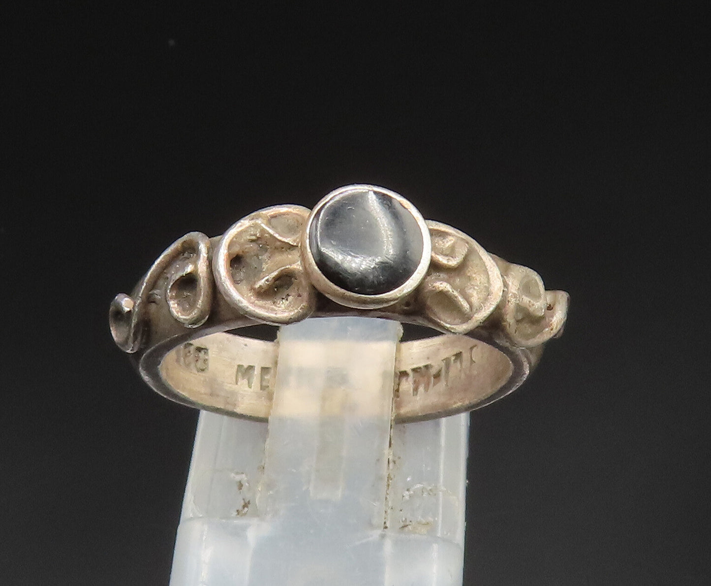 MEXICO 925 Silver  Vintage Inlaid Round Black Onyx Swirl Ring Sz 7.5  RG24609