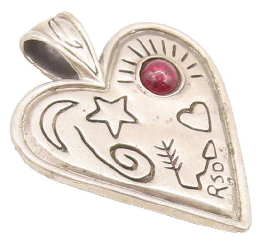 925 Sterling Silver Vintage Pendant Garnet Heart Etched Stars Moon  PT22557