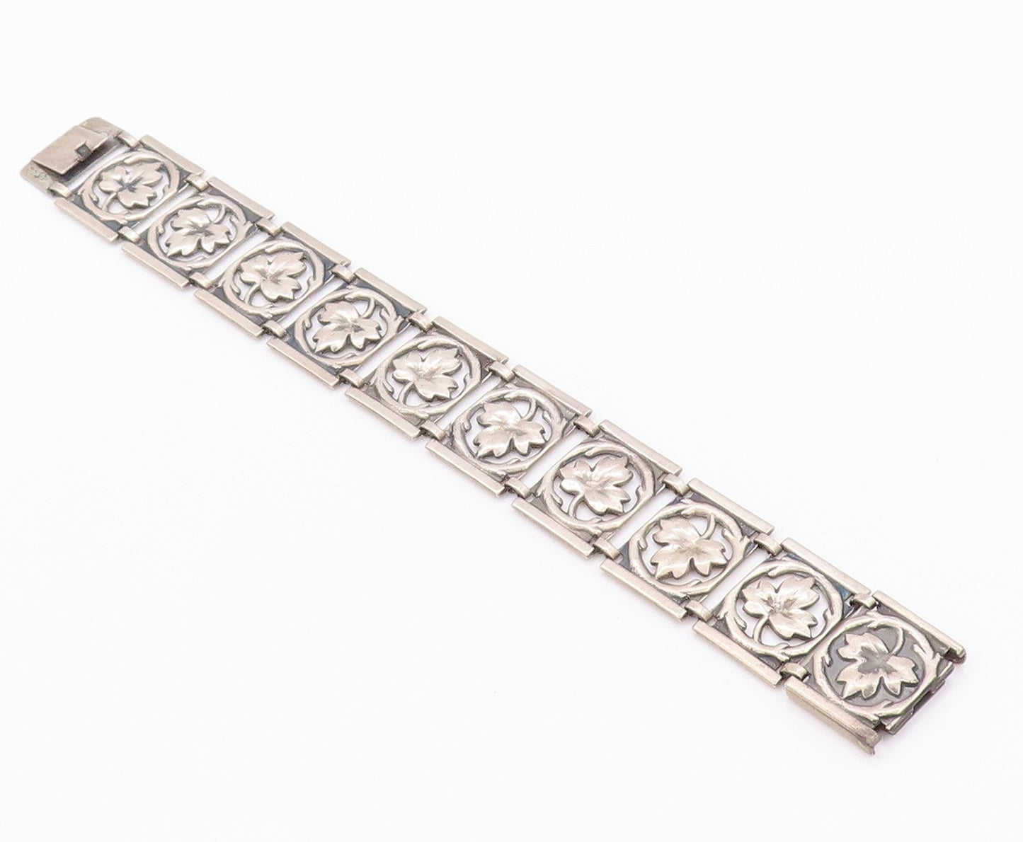 925 Sterling Silver Vintage Bracelet Cutout Maple Leaf Panel Band  BT11268