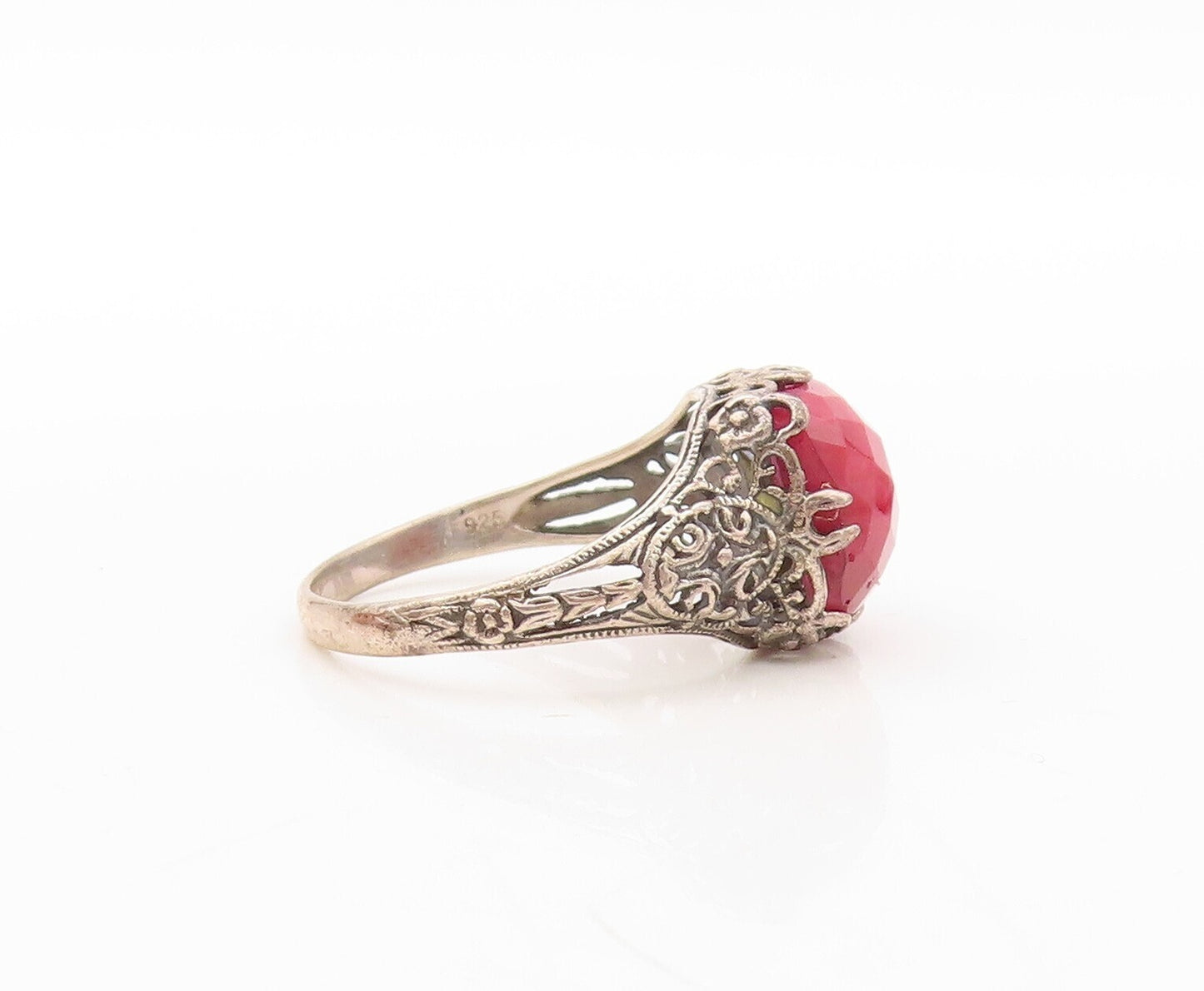 925 Sterling Silver Vintage Ring Red Gemstone Designer Cutout  Sz 8.5  RG30673