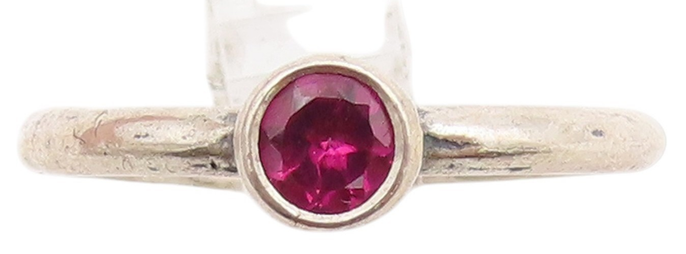 925 Sterling Silver Vintage Ring Minimalist Amethyst Solitaire Band Sz 8 RG33493