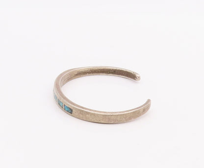 925 Sterling Silver Vintage Bracelet ZUNI Solid Crushed Turquoise Cuff  BT10565