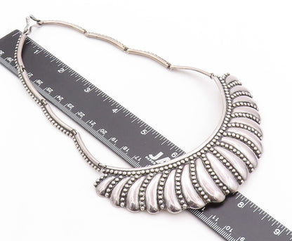 925 Sterling Silver Vintage Necklace Featuring Scalloped & Bead Design NE4542
