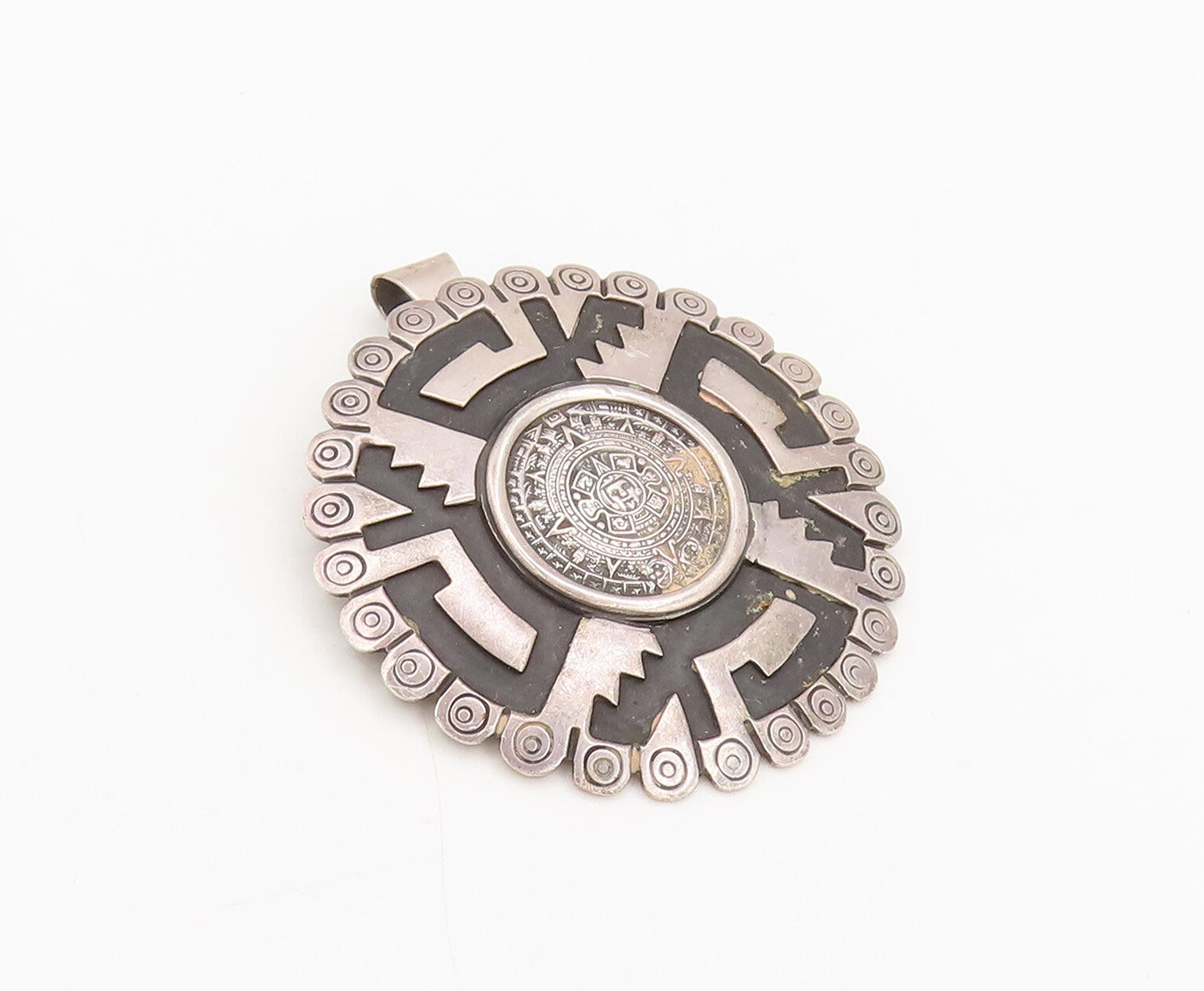 TAXCO 925 Sterling Silver  Vintage Round Carved Maze Key Brooch Pin  BP10300