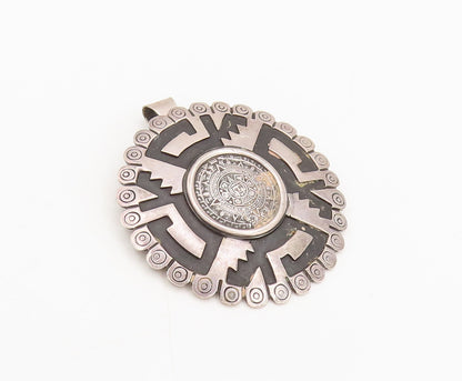 TAXCO 925 Sterling Silver  Vintage Round Carved Maze Key Brooch Pin  BP10300