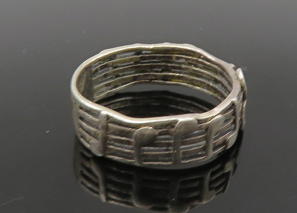 925 Sterling Silver  Vintage Music Notes Motif Band Ring Sz 7  RG22704