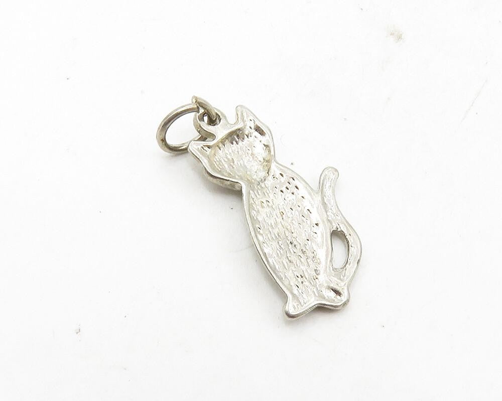 925 Sterling Silver  Vintage Petite Smooth Sitting Cat Motif Pendant  PT7274